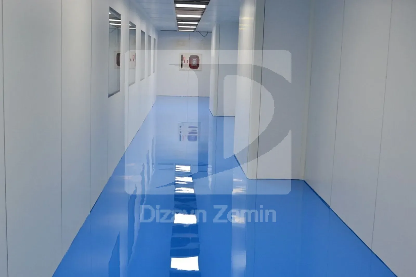 Mavi epoksi zemin uygulaması