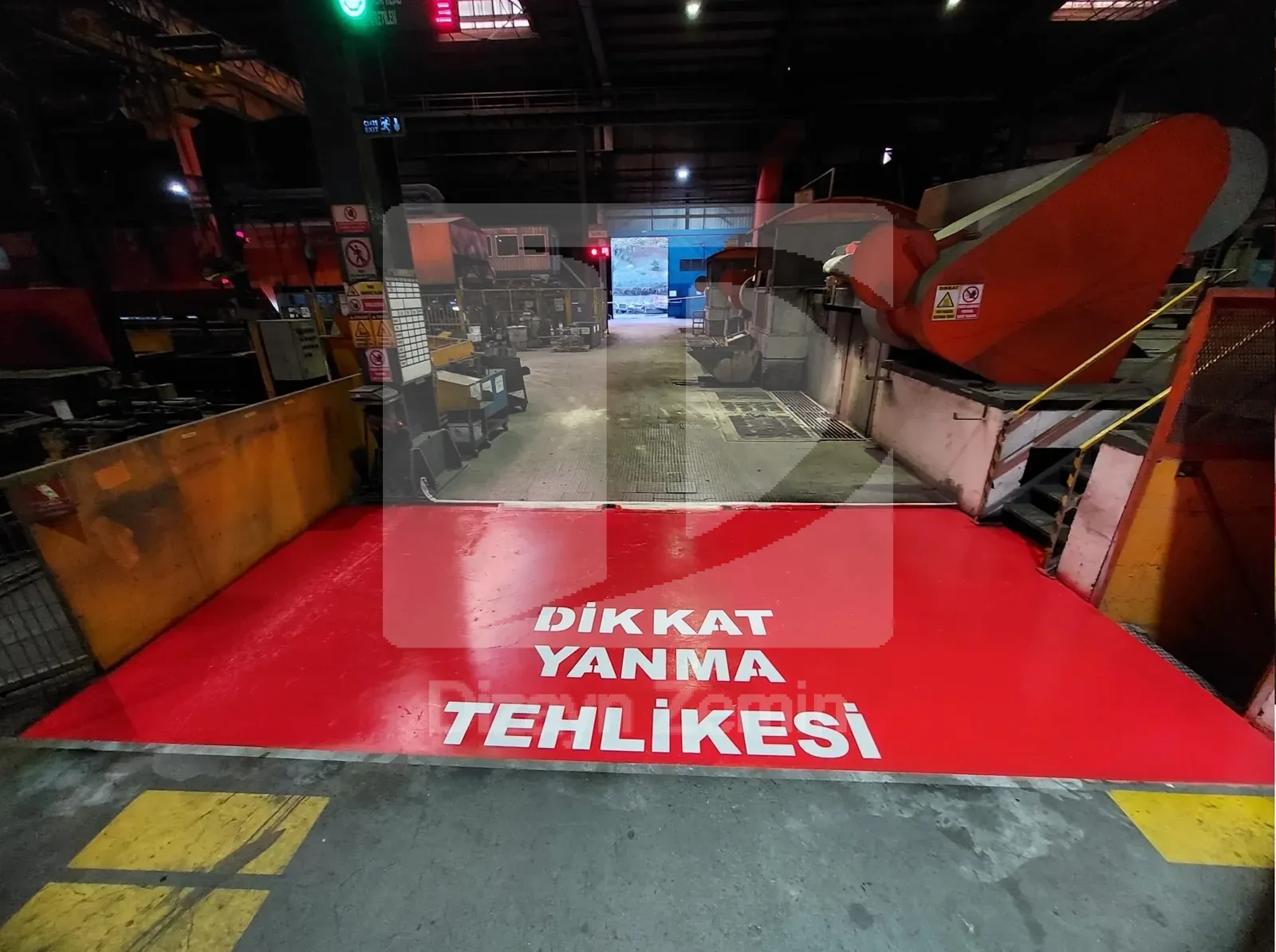 Zemin uyarı yazısı tehlikeli alana yaklaşma