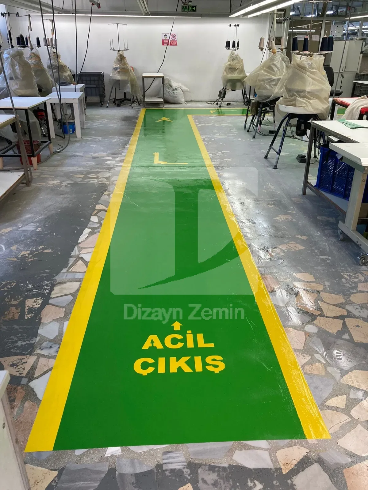 Acil çıkış yolu zemin boyama tanımlama