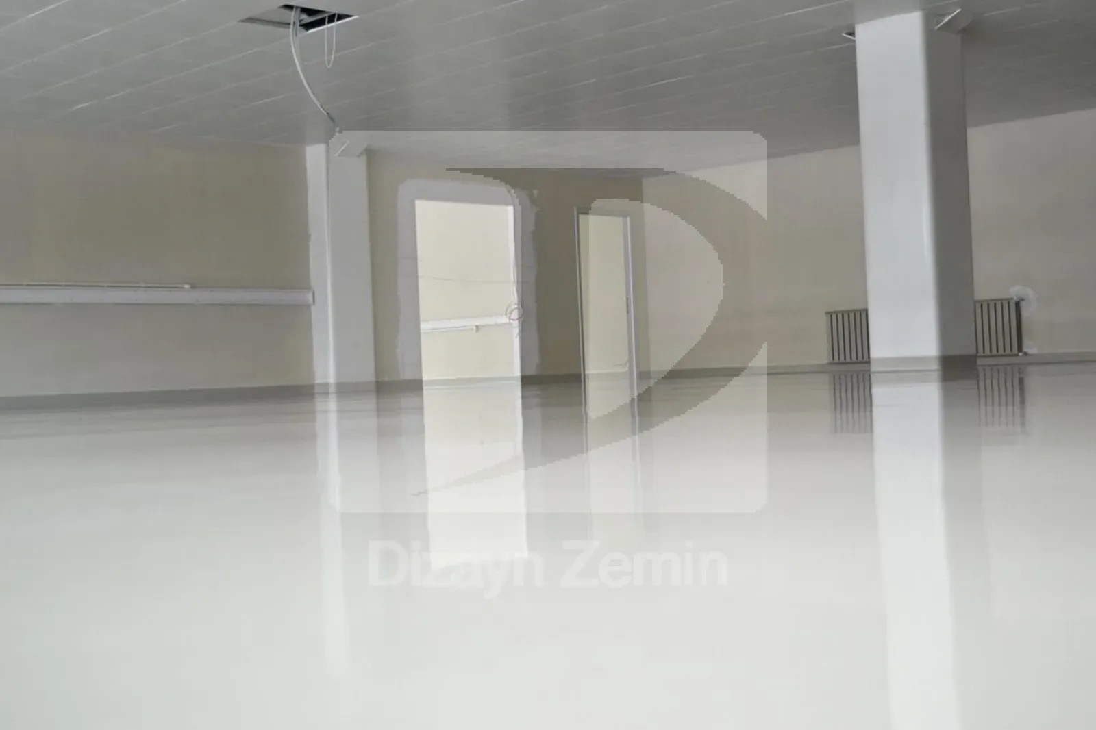 İç alan endüstriyel zemin boyama