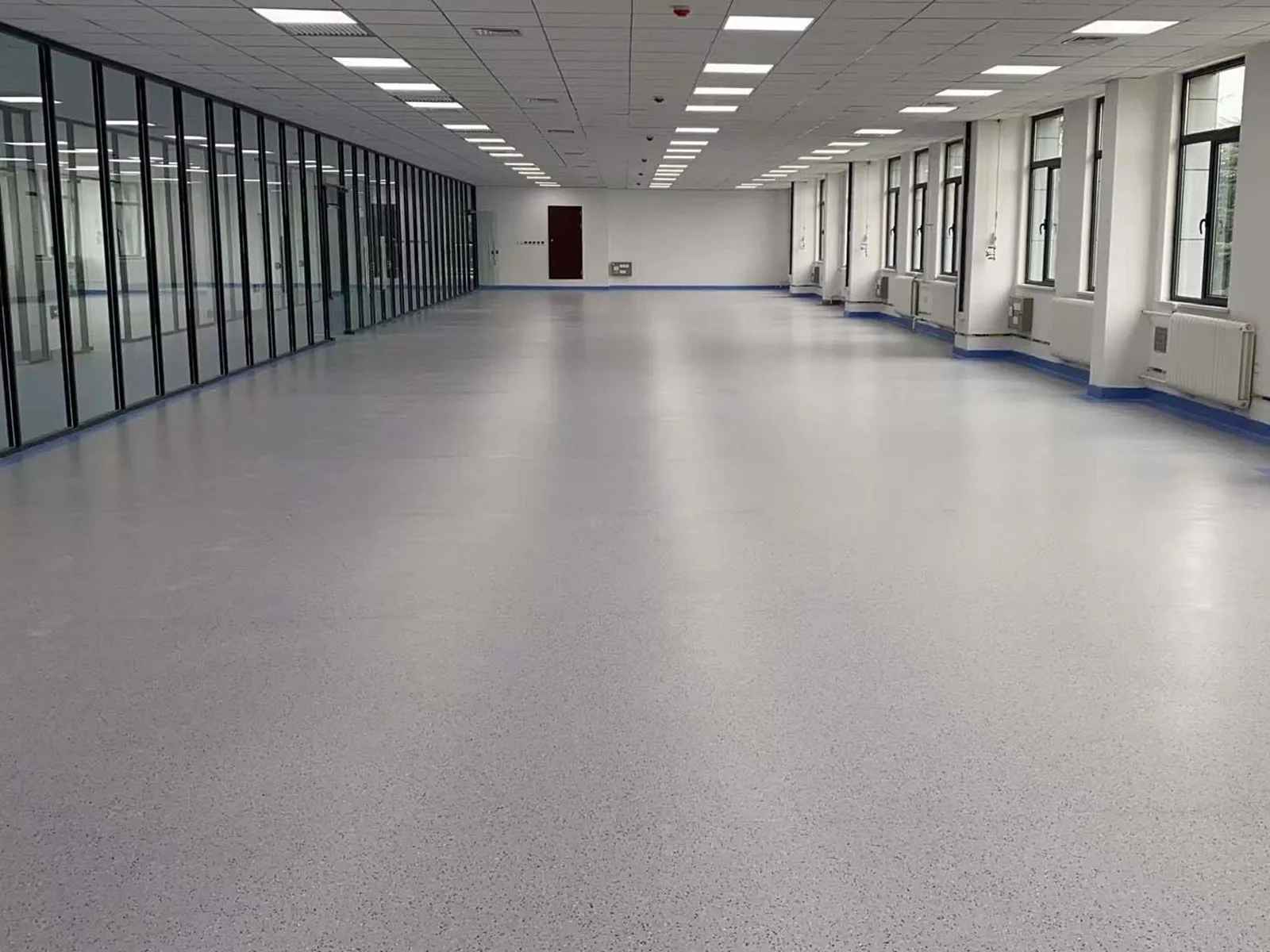 Düz Görünümlü Epoksi Zemin Kaplama (Self Smoothing)