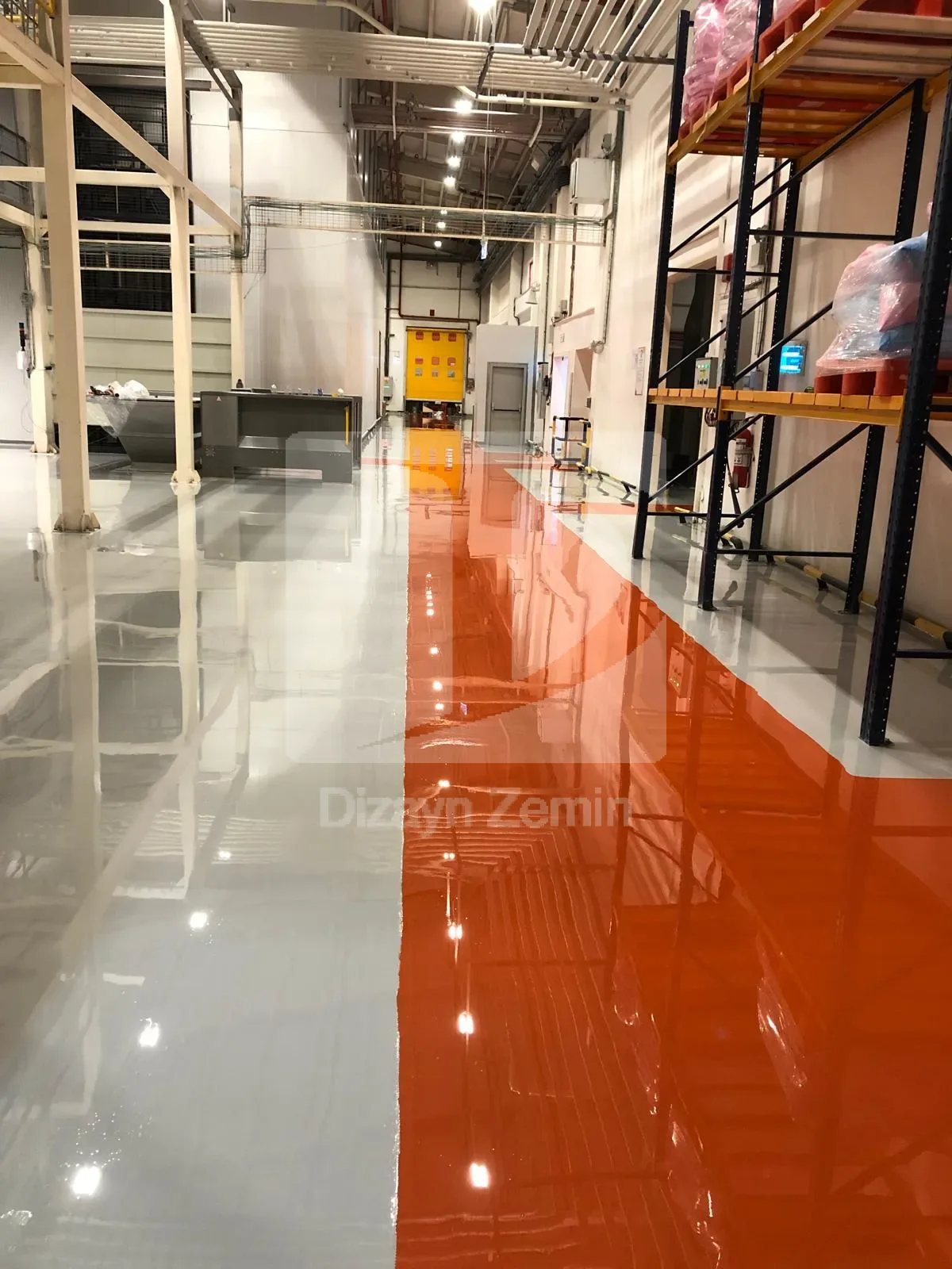 Depo antrepo lojistik alanında forklift yolu zemin boyama uygulaması