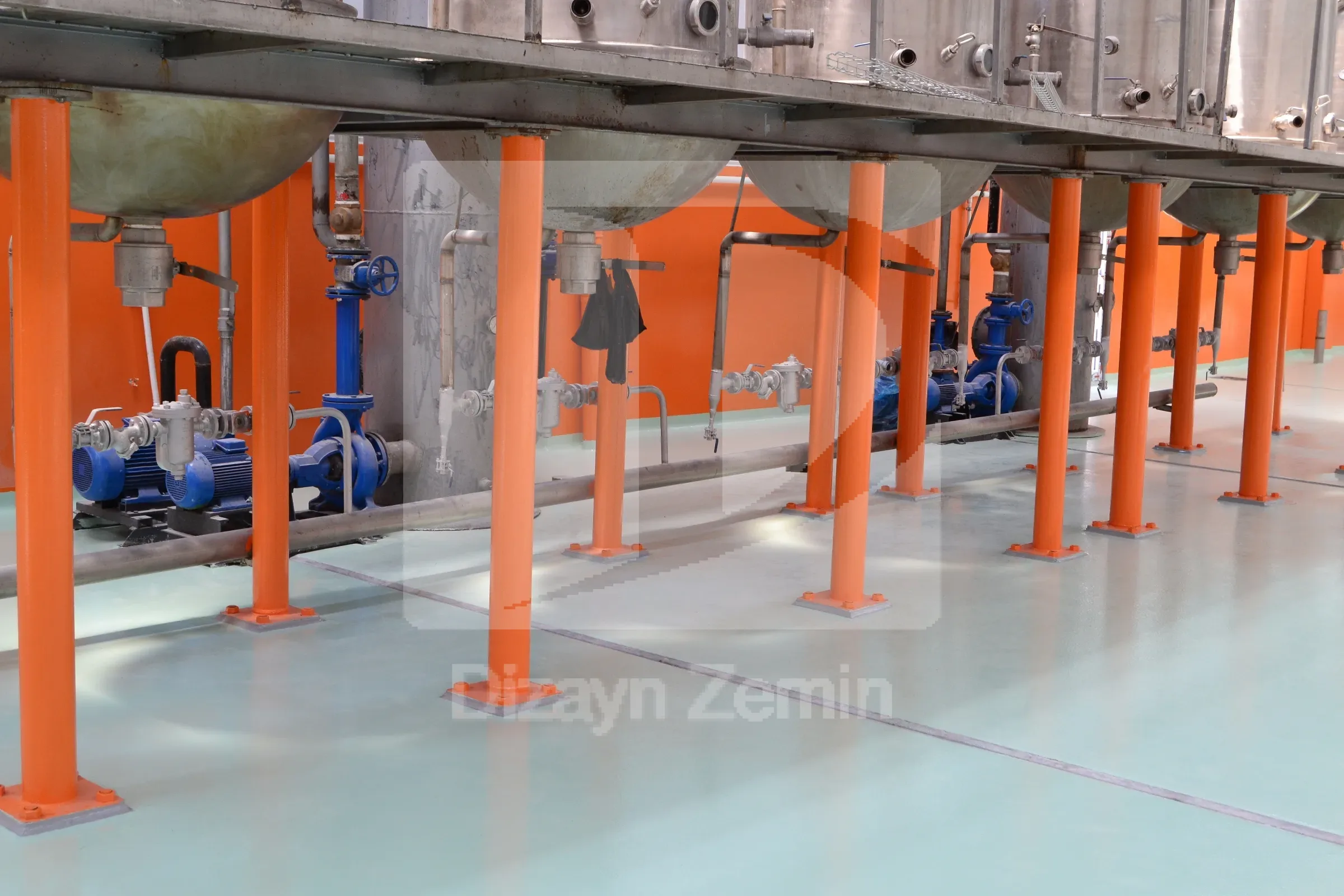 Fabrikalarda zemin kaplama uygulaması