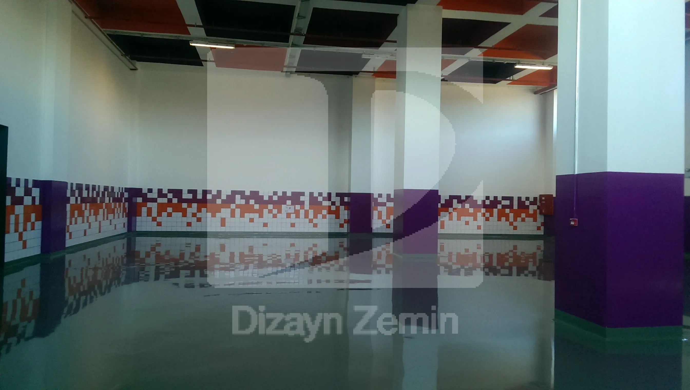 Zemin kaplama ile güçlendirilmiş fabrika zemini